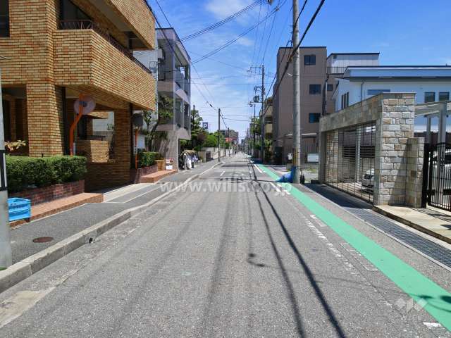 物件の南側前面道路