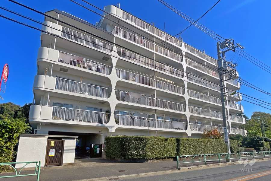 日商岩井北烏山マンションの外観（北西側から）