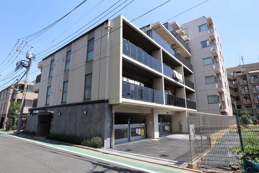 セイガステージ世田谷烏山の外観（北西側から）