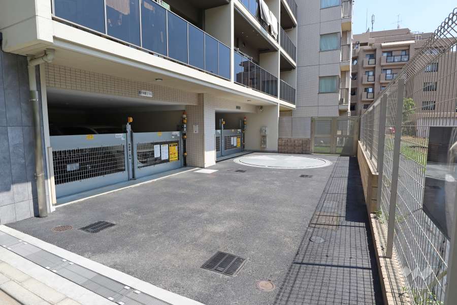 敷地内駐車場（屋内機械式）