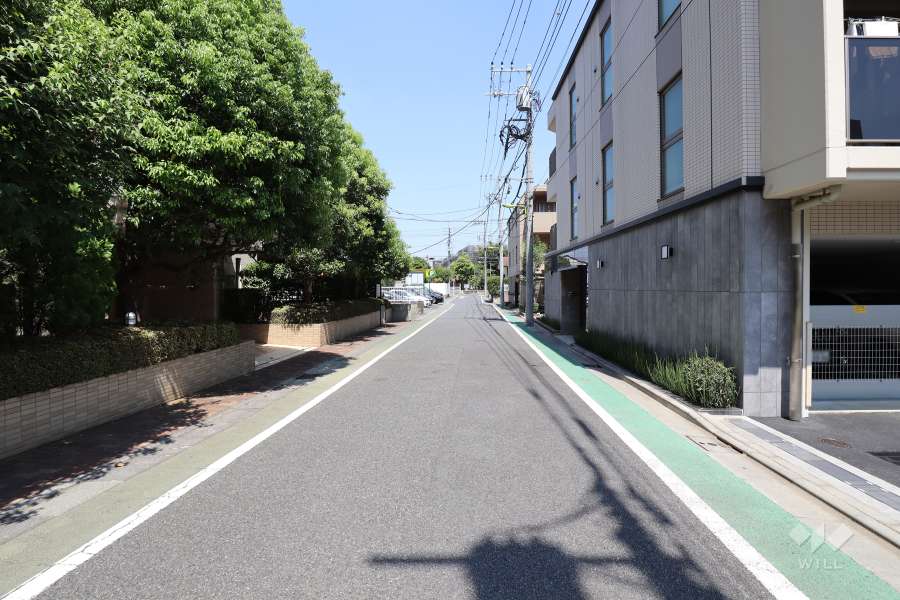 敷地北西側の前面道路