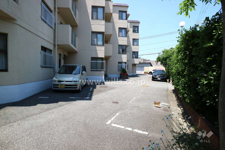 敷地内駐車場（屋外平面式）