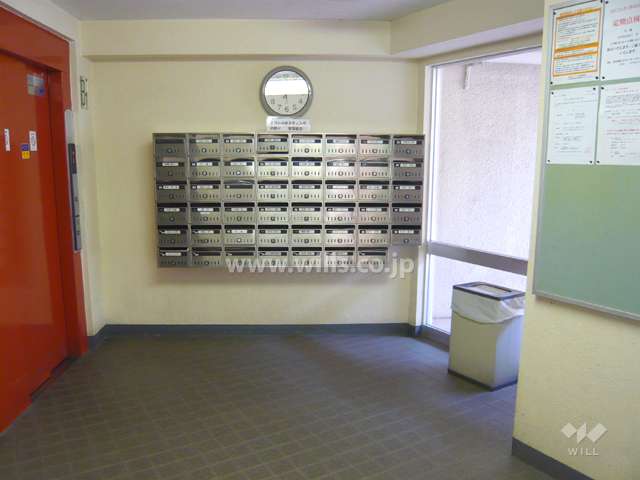 D棟のエントランスホール