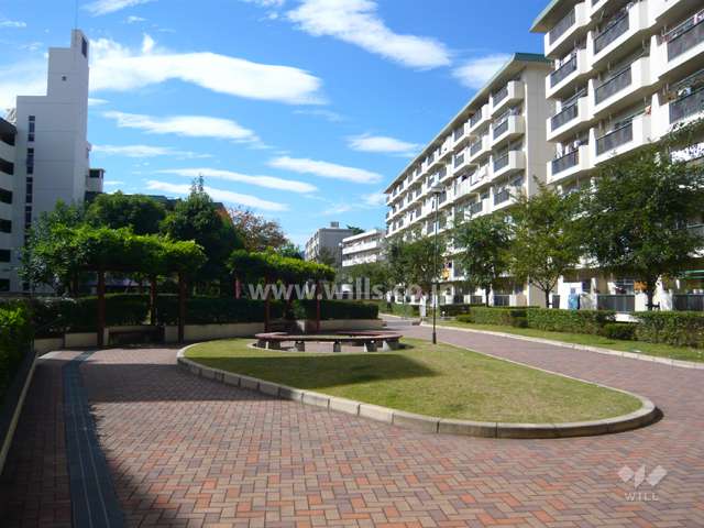 敷地中央にある広場