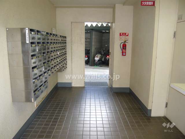 C棟のエントランスホール