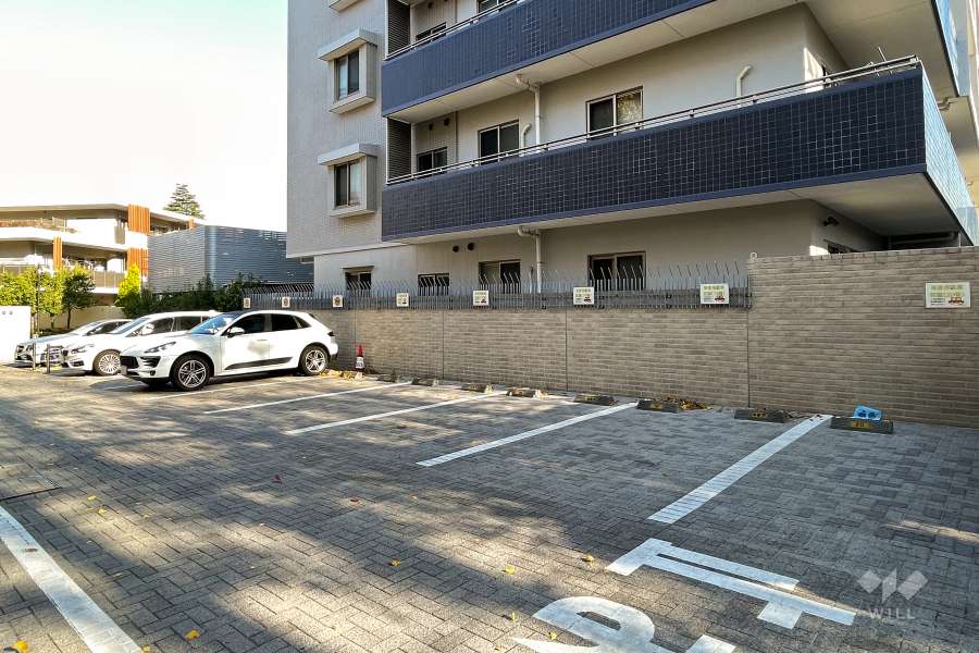 敷地内駐車場（屋外平面式）