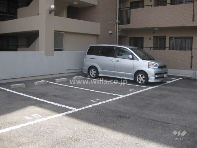 屋外駐車場