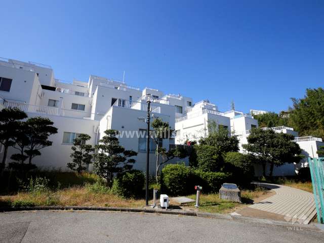 夙川台サンハイツＢ棟の外観