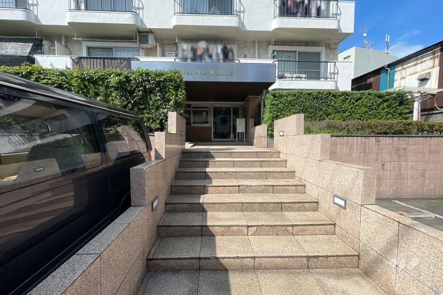 エントランスアプローチ　