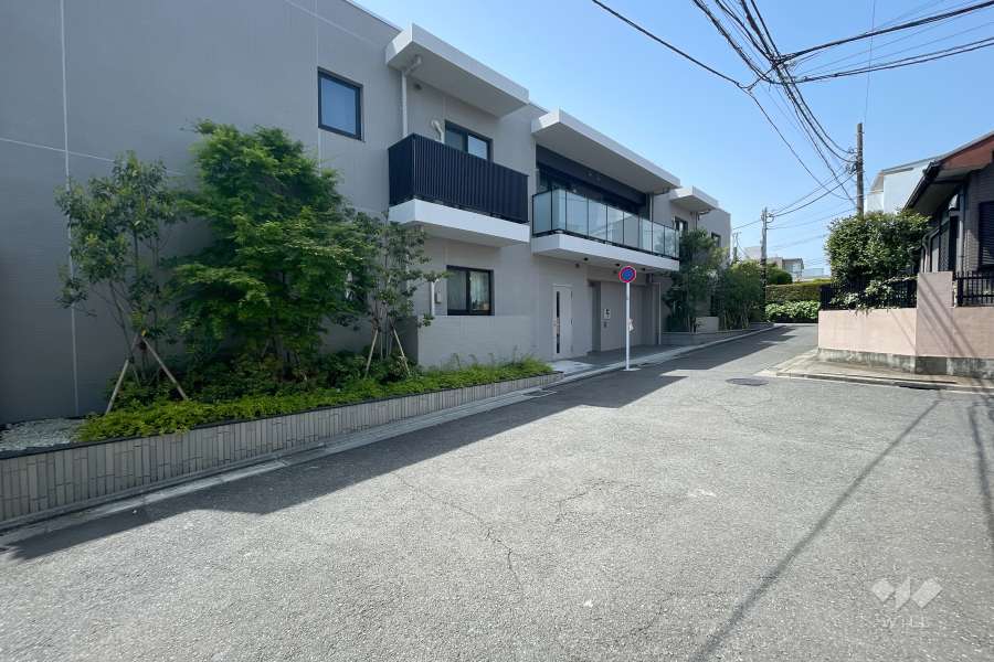 敷地北側の前面道路