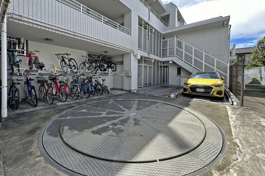 敷地内駐車場（屋外機械式）・ターンテーブル付き