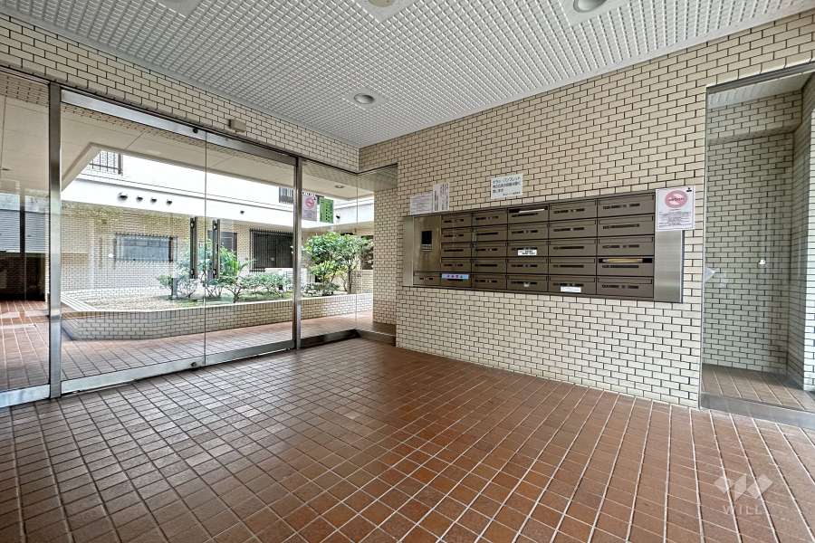 エントランス内のオートロックと共用ポスト