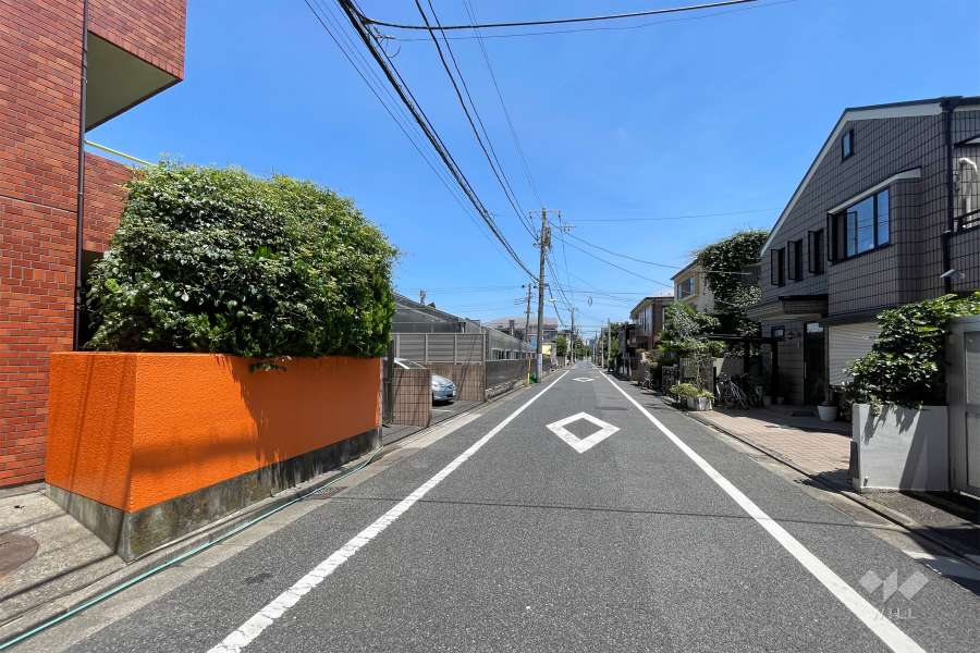 敷地南東側の前面道路　
