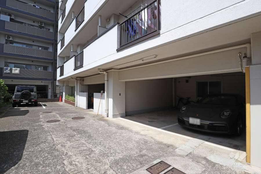 敷地内駐車場(屋内平面式）