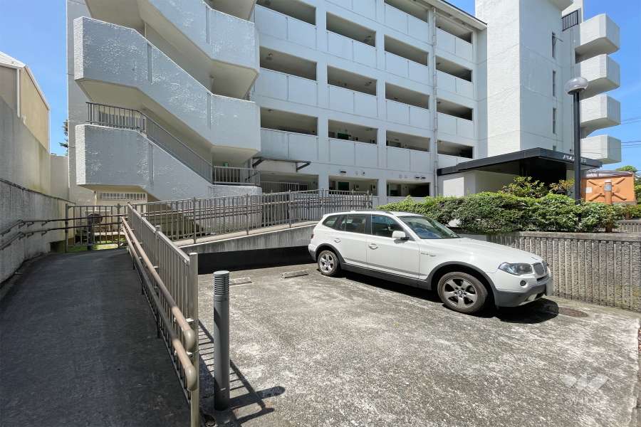 敷地内駐車場（屋外平面式）