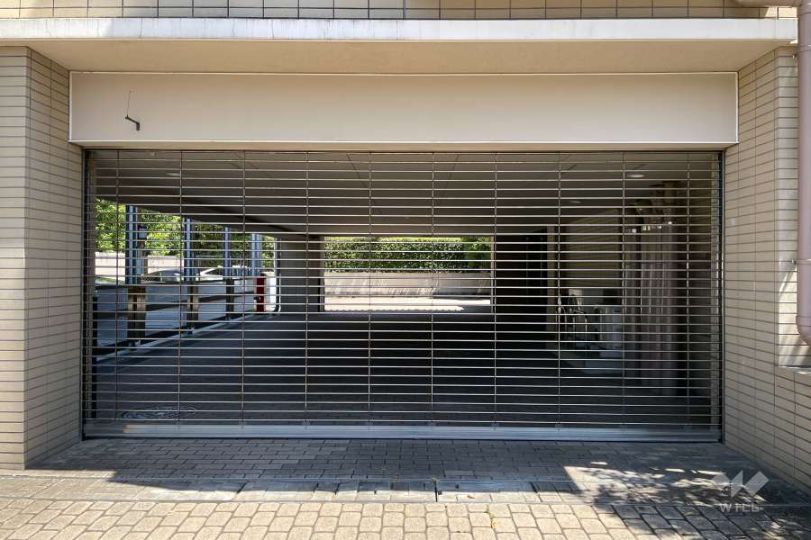 駐車場の出入り口（リングシャッター付き）