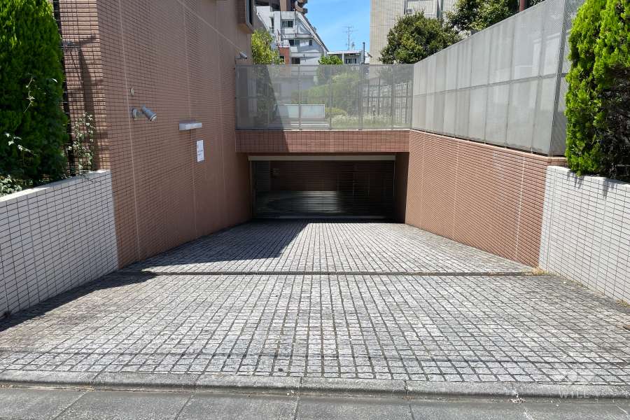 駐車場の出入り口