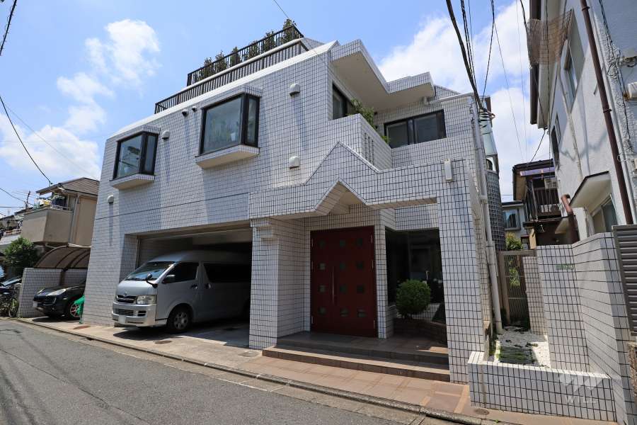 グランメルシー駒沢の外観（東側から）