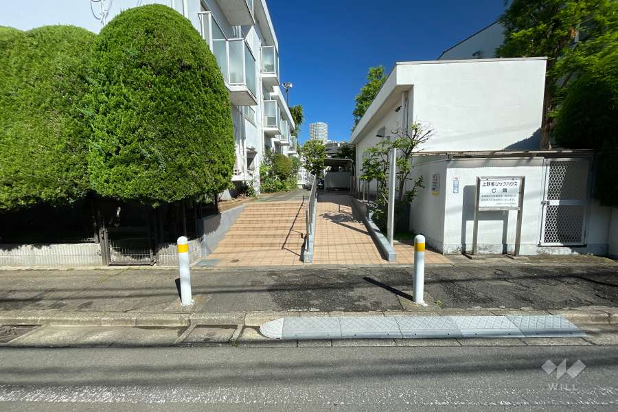 敷地の出入り口