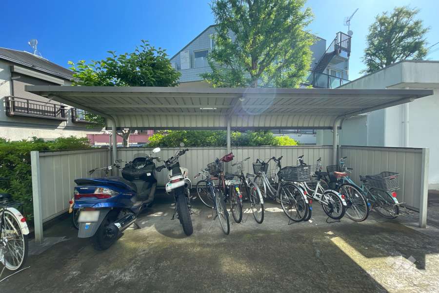 駐輪場（屋根付き）