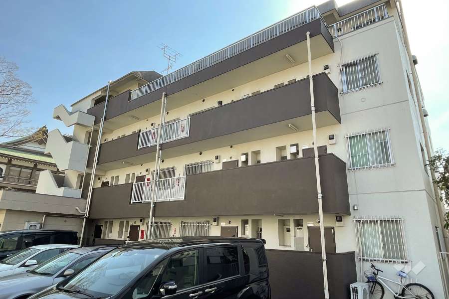 野毛ヒミコマンションの外観（西側から）