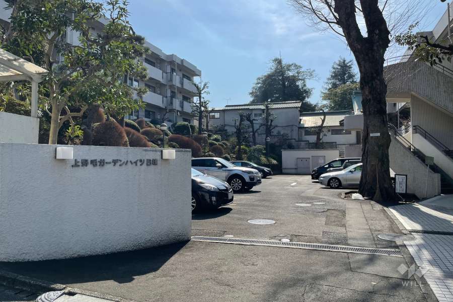敷地入り口