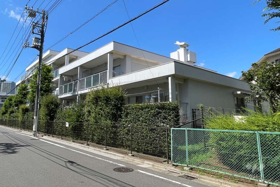 上野毛リッツハウスB館の外観（南側から）