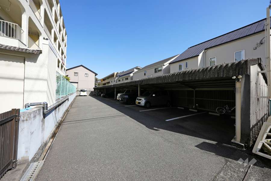 敷地内駐車場（屋内平面式）