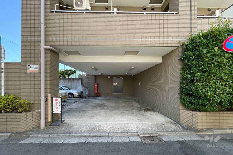 駐車場の出入り口