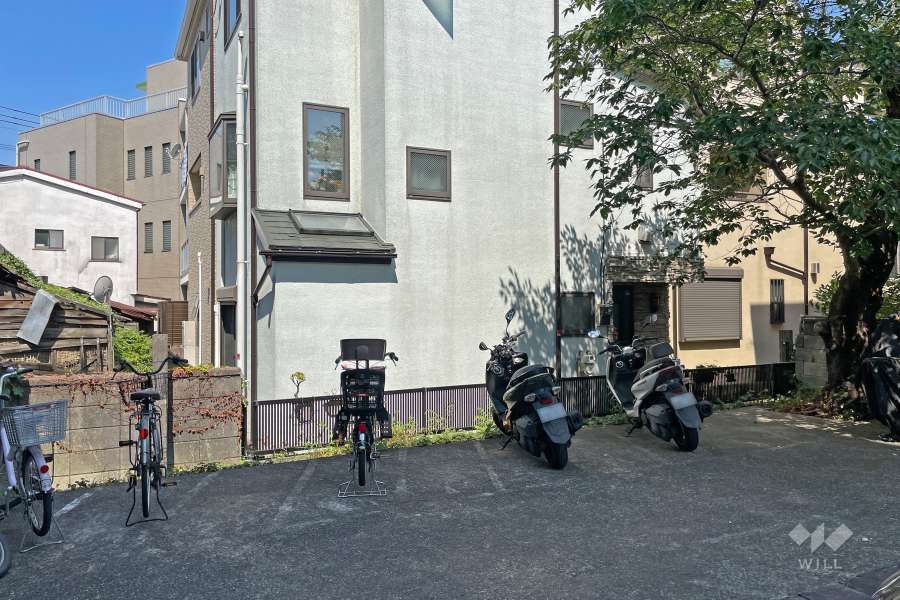 駐輪場とバイク置場