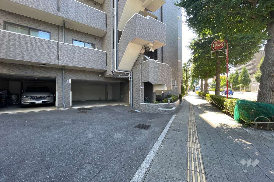 駐車場の出入り口