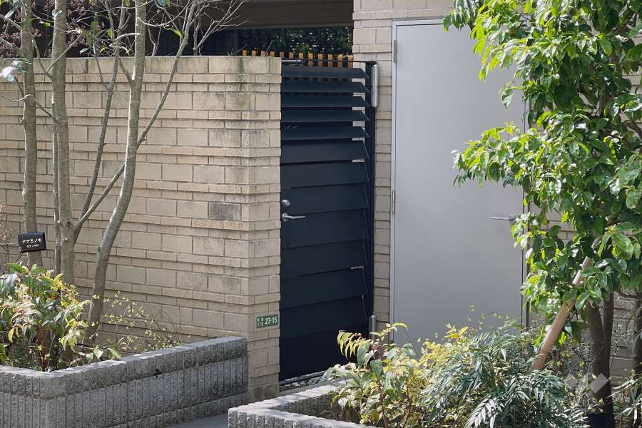 ゴミ置き場出入り口