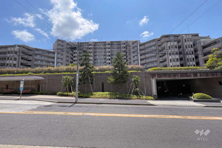 グランフォート用賀の外観（北側から）