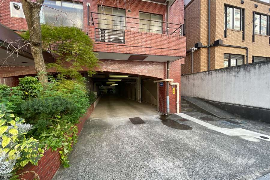 敷地内駐車場（屋外平面式）