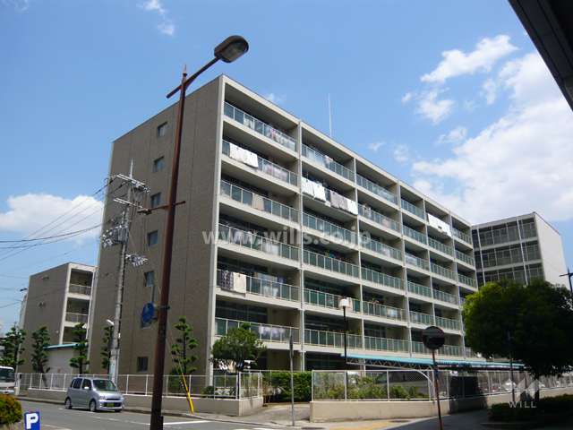 新甲子園マンションの外観（南西側から）