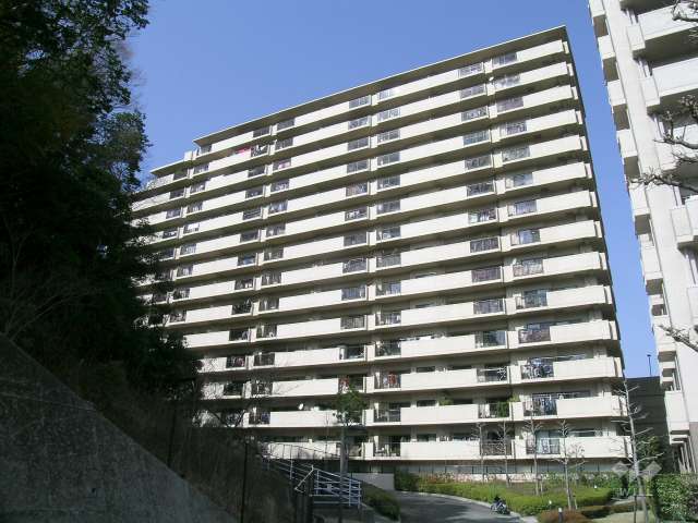 セルヴィオ2番館の外観（南側から）