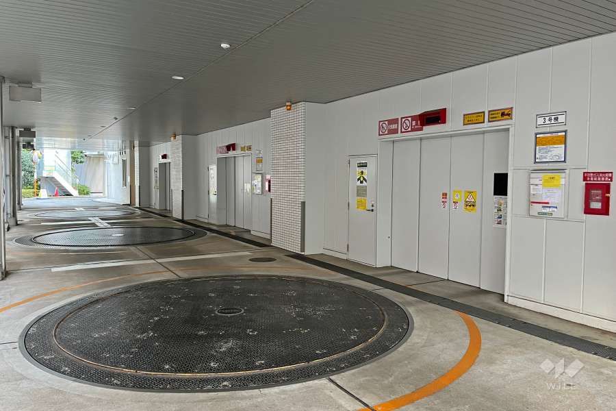 敷地内駐車場（タワー式立体）
