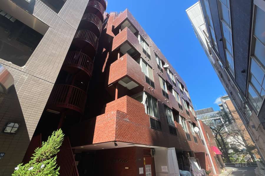 トーア岩本町マンションの外観（南側から）
