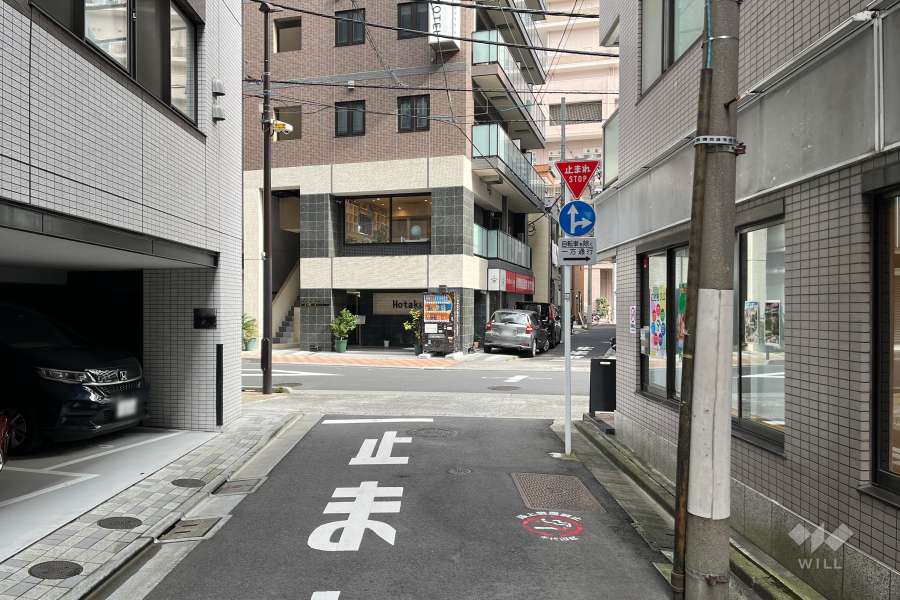 敷地南側の前面道路
