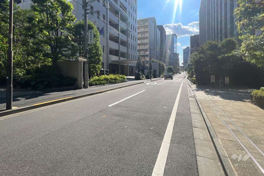 敷地南側の前面道路　