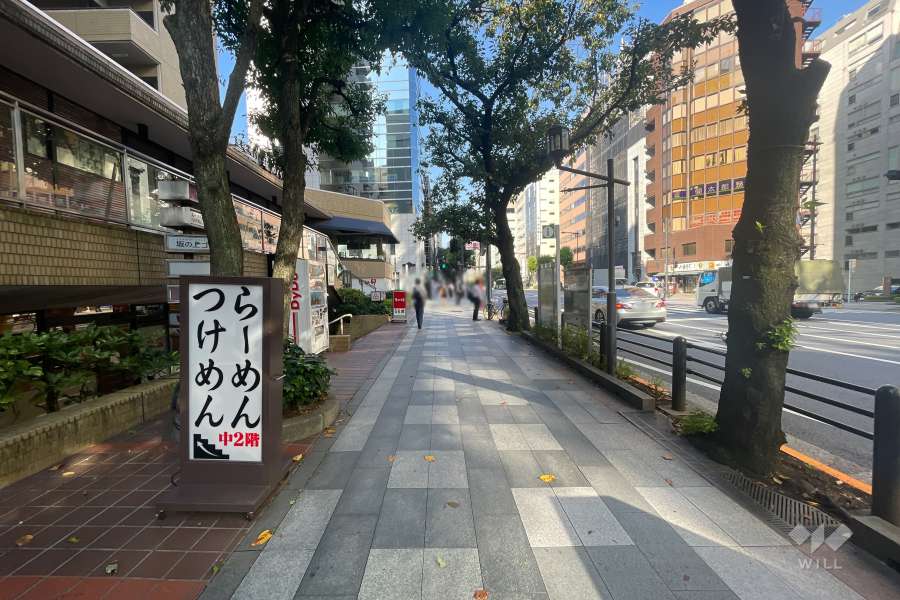 敷地北側の前面道路