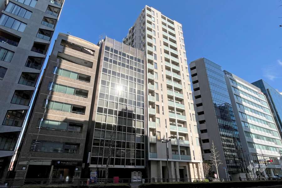 プレミスト麹町の外観（南西側から）