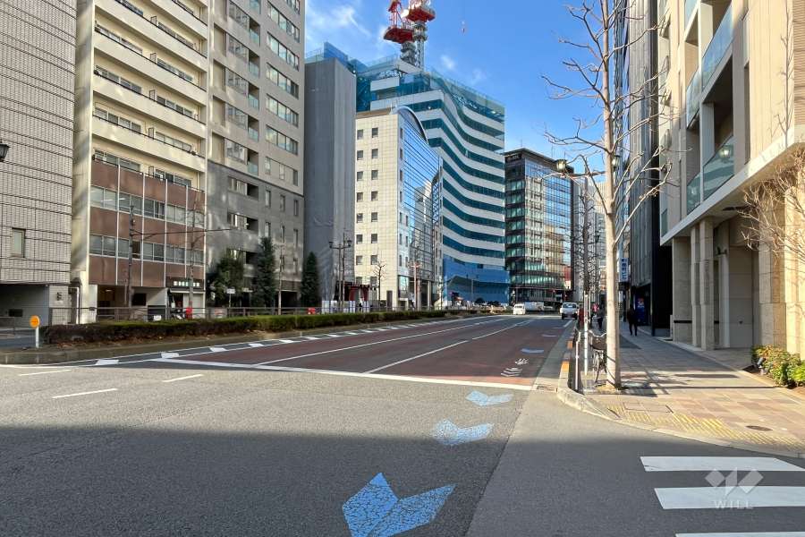 敷地南側の前面道路