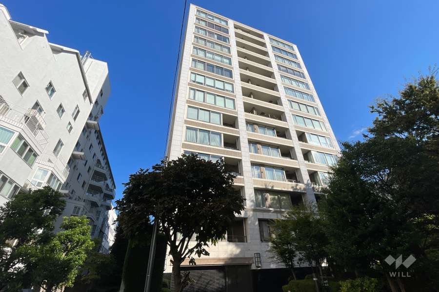 パークコート四番町の外観（南側から）