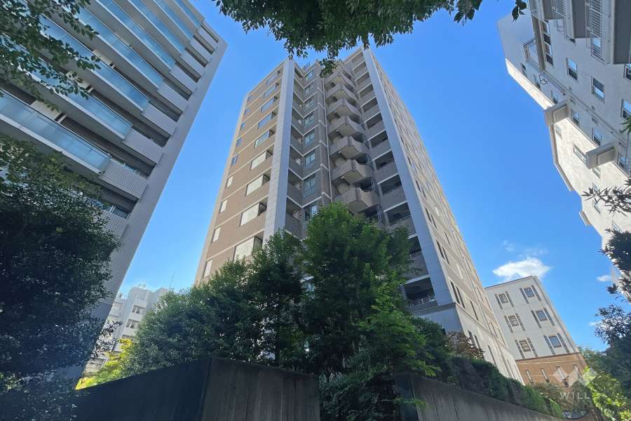 パークコート四番町の外観（西側から）