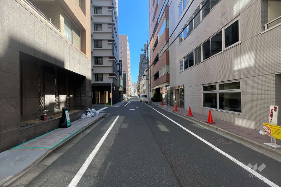 敷地南側の前面道路