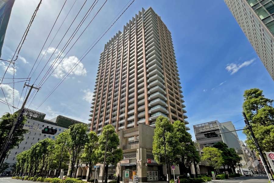東京パークタワーの外観（南東側から）