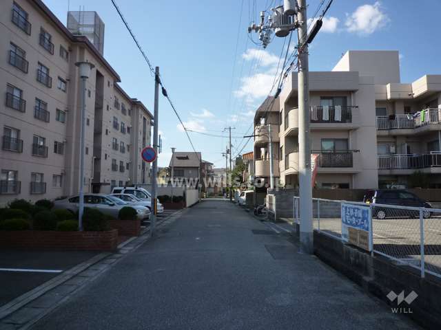 敷地北側の前面道路
