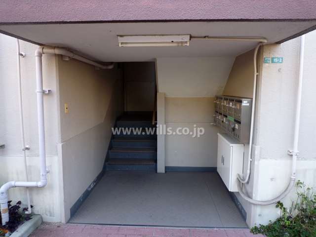住戸入り口（共用ポスト）