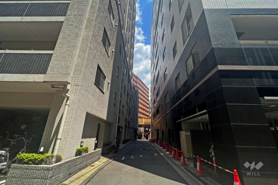 敷地南側の前面道路